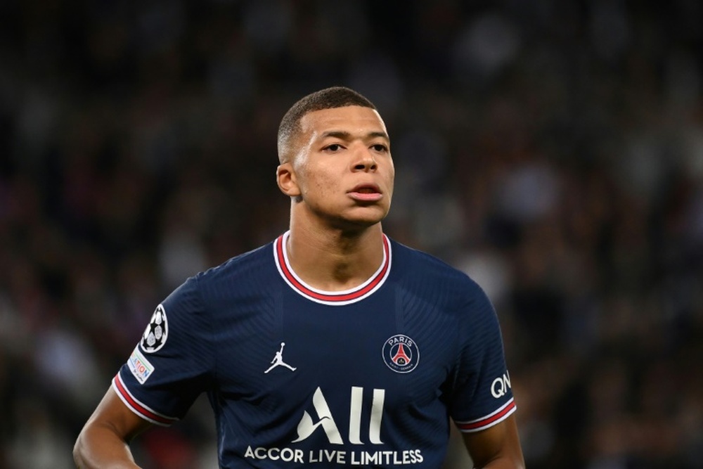 Setback for Madrid: Mbappe's mother is optimistic over a new deal. AFP