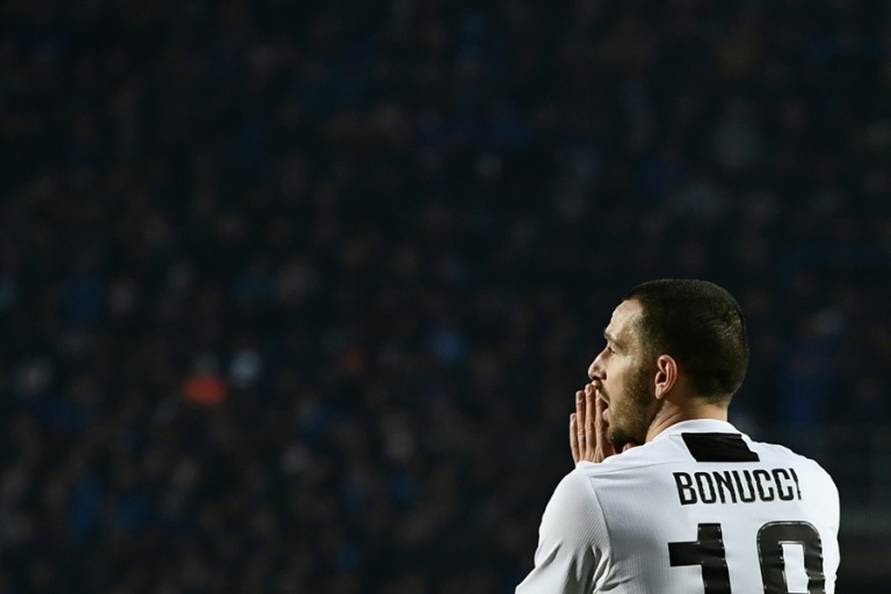 Incredibile autogol di Bonucci. AFP