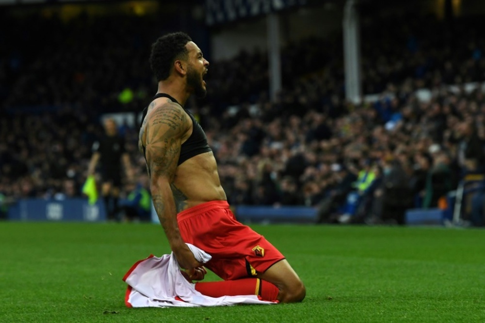 Joshua King marcó un 'hat trick' ante el Everton. AFP