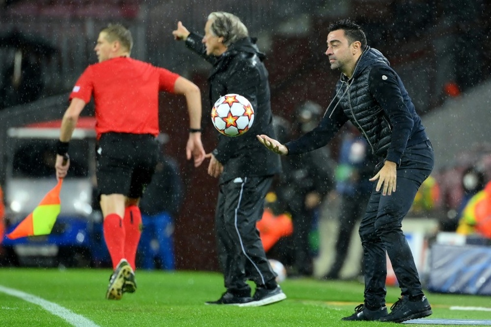 Xavi atendió a los medios en rueda de prensa. AFP