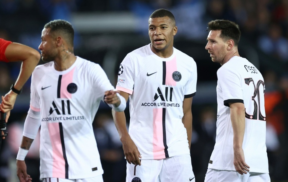 O tridente do PSG está de volta e enfrentará o Olympique Lyonnais. AFP