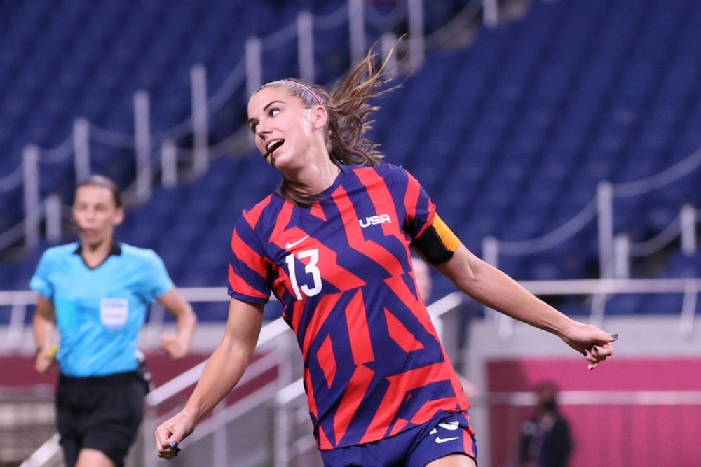 Alex Morgan firmó un 'hat trick'. AFP