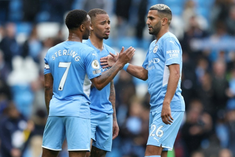 Sterling frena il rinnovo dopo l'interesse del Barça. AFP