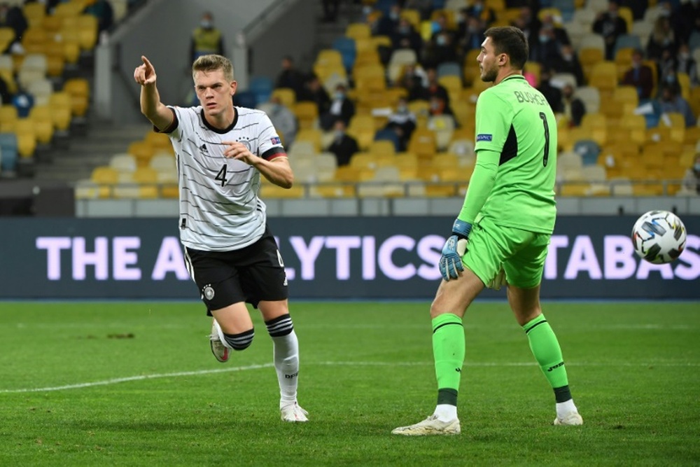 Inter want Leno and Ginter in their team. AFP