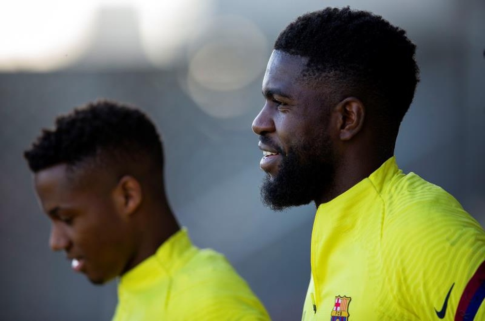 Umtiti admitió que lloró al reunirse con Laporta. EFE