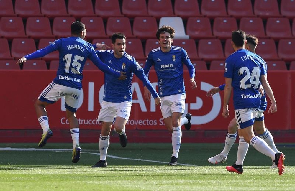 Johannesson marcó en el último derbi asturiano, con victoria ovetense. EFE