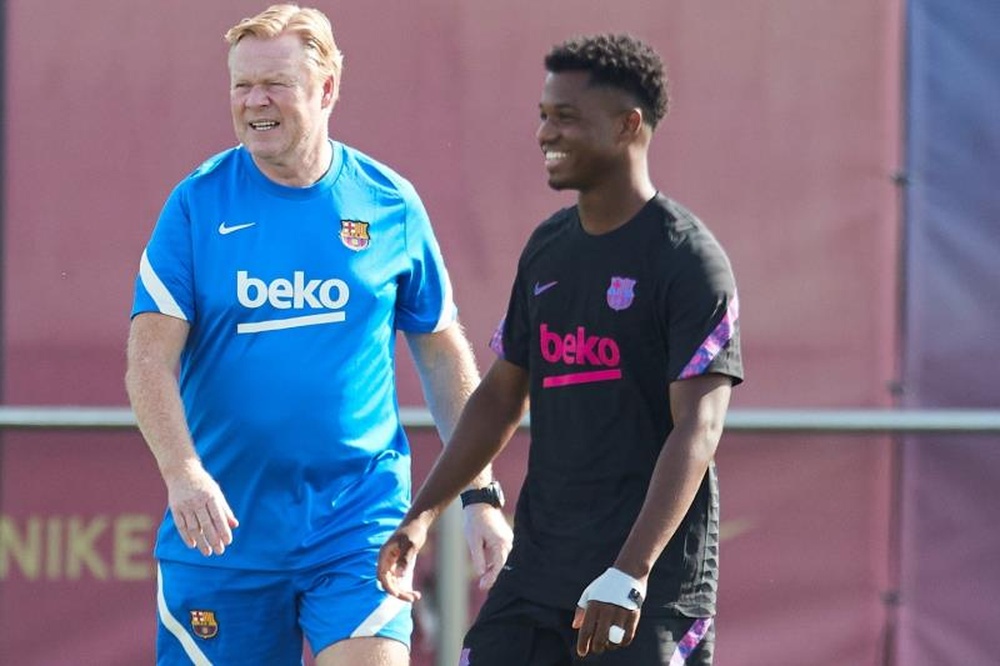 Ansu Fati's new contract is on stand by. EFE/Alejandro Garcia
