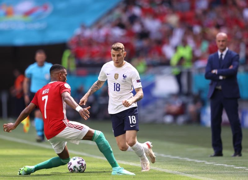 Lucas Digne não enfrentará a Espanha na grande decisão. EFE/EPA/Alex Pantling