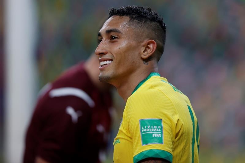 Neymar wants Raphinha at PSG