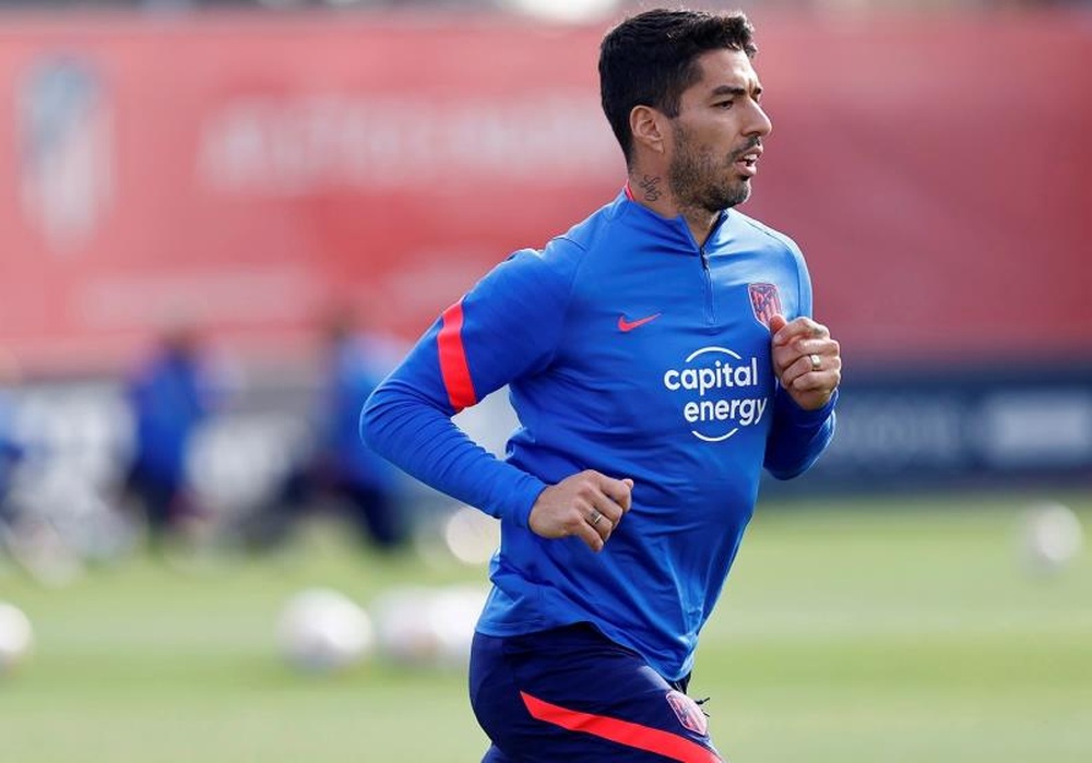 Luis Suárez quiere renovar y el Atleti prefiere esperar. EFE