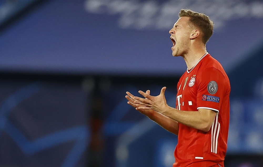 Kimmich foi punido pelo clube por não ter se vacinado. EFE/EPA/IAN LANGSDON