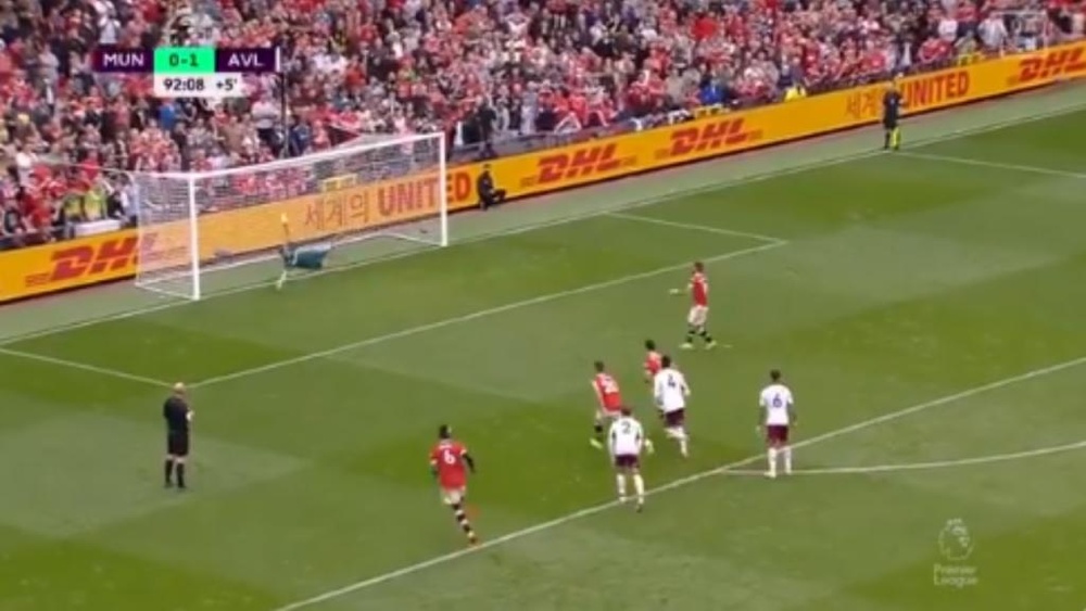 Bruno Fernandes missed a penalty in Man Utd's loss to Aston Villa. Screenshot/DAZN