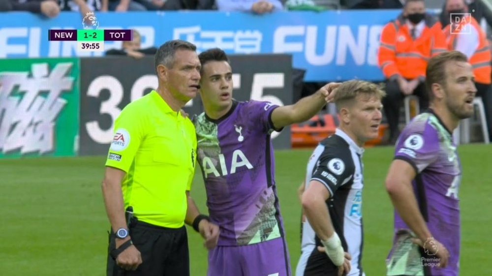 Heróis do problema médico no St. James Park.Captura/DAZN