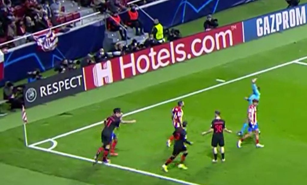 Ibra volvió a hacer de las suyas. Captura/MovistarLigadeCampeones