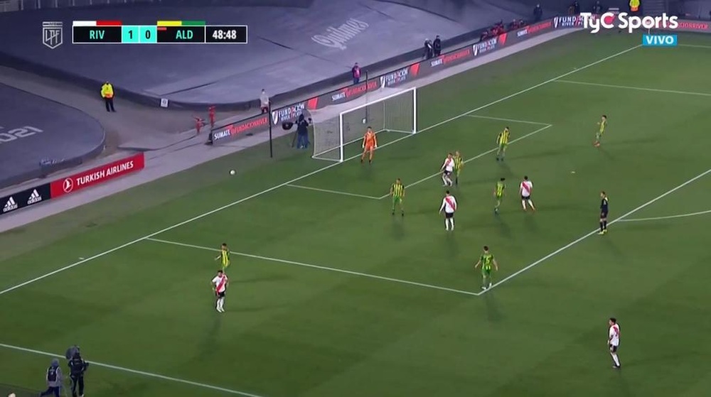 River aprovechó una expulsión de Coloccini y superó a Aldosivi 2-0. Captura/TyCSports