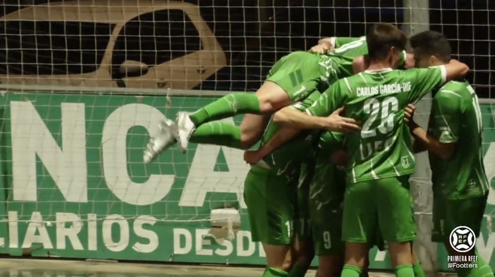Chiki, jugador del Cornellà, celebra el gol de la victoria ante el Albacete (1-0). Captura/Footters