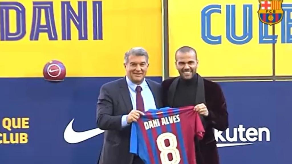 ï»¿Alves will have to pay Barca 100 million euros if he leaves earlier than June