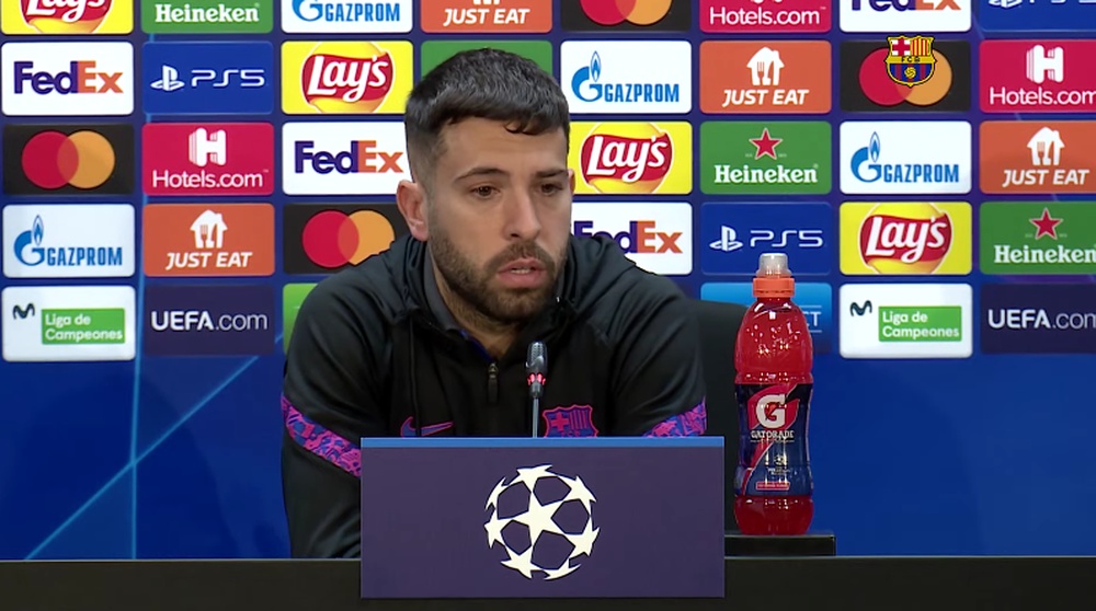 Jordi Alba falou sobre a chegada de Xavi no Barça. Captura/Youtube
