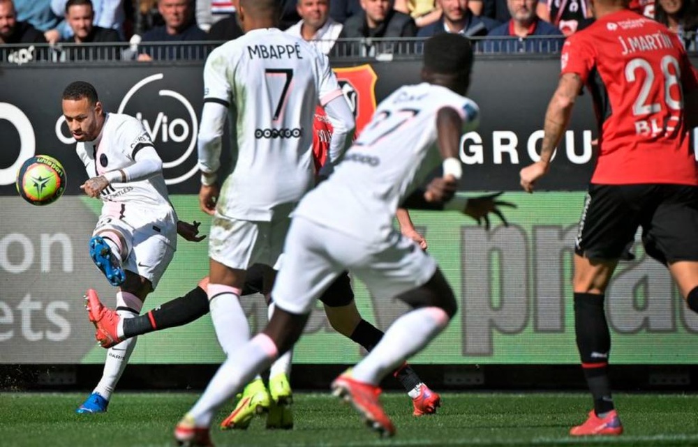 Rennes derrotou o PSG por 2 a 0. AFP/LOIC VENANCE