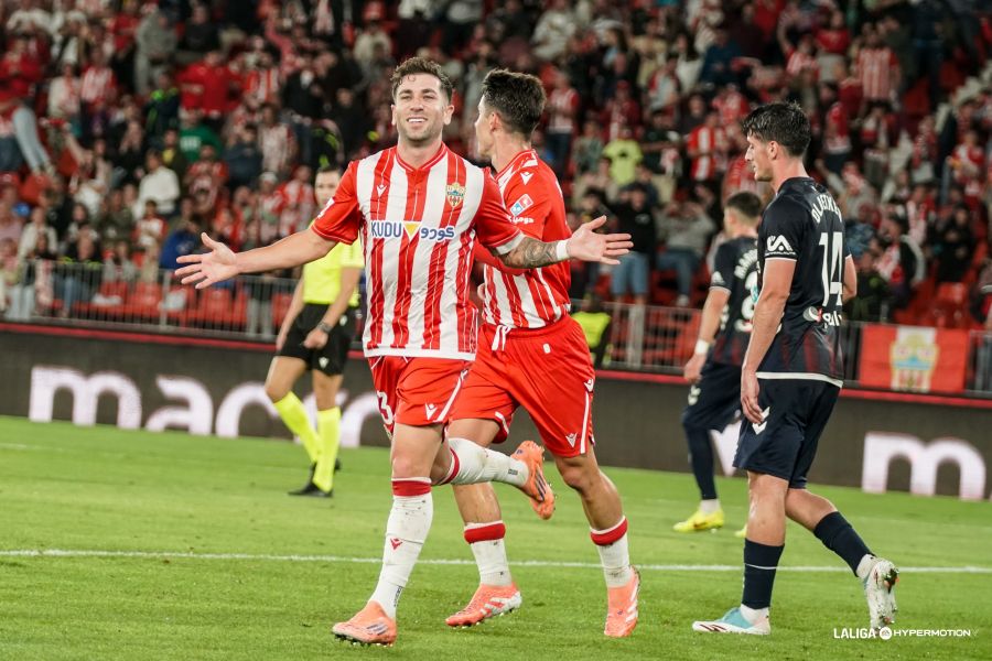 El Almería pone la sexta