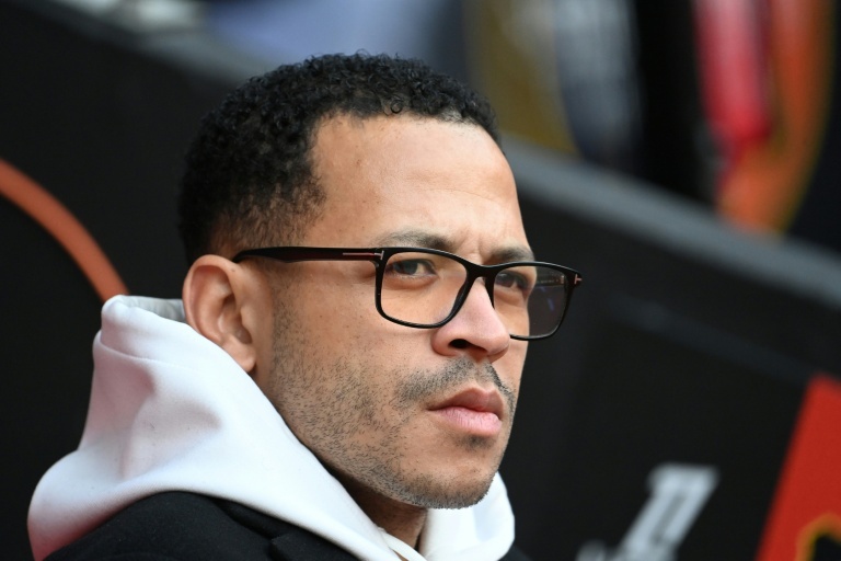 OFICIAL: Liam Rosenior, nuevo entrenador del Chelsea
