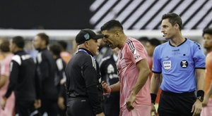 Seis partidos de sanción para Suárez, dos para Busquets