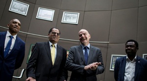 El presidente de la Federación Sudafricana, detenido por presunto fraude y robo