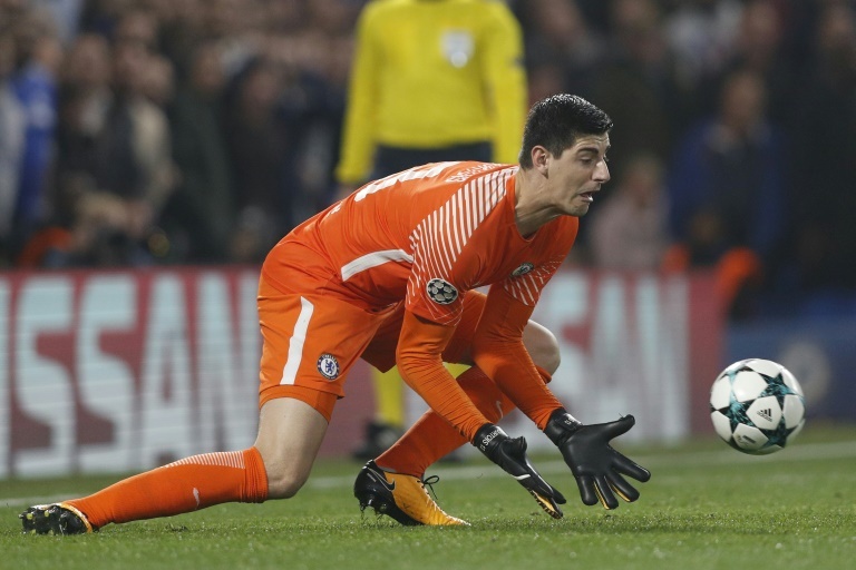 Banda izquierda para... Courtois