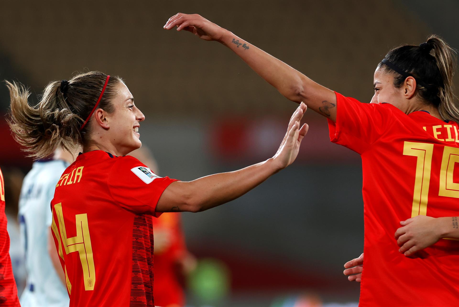 Alexia guía a España hasta el título de la Arnold Clark a falta del Inglaterra-Alemania