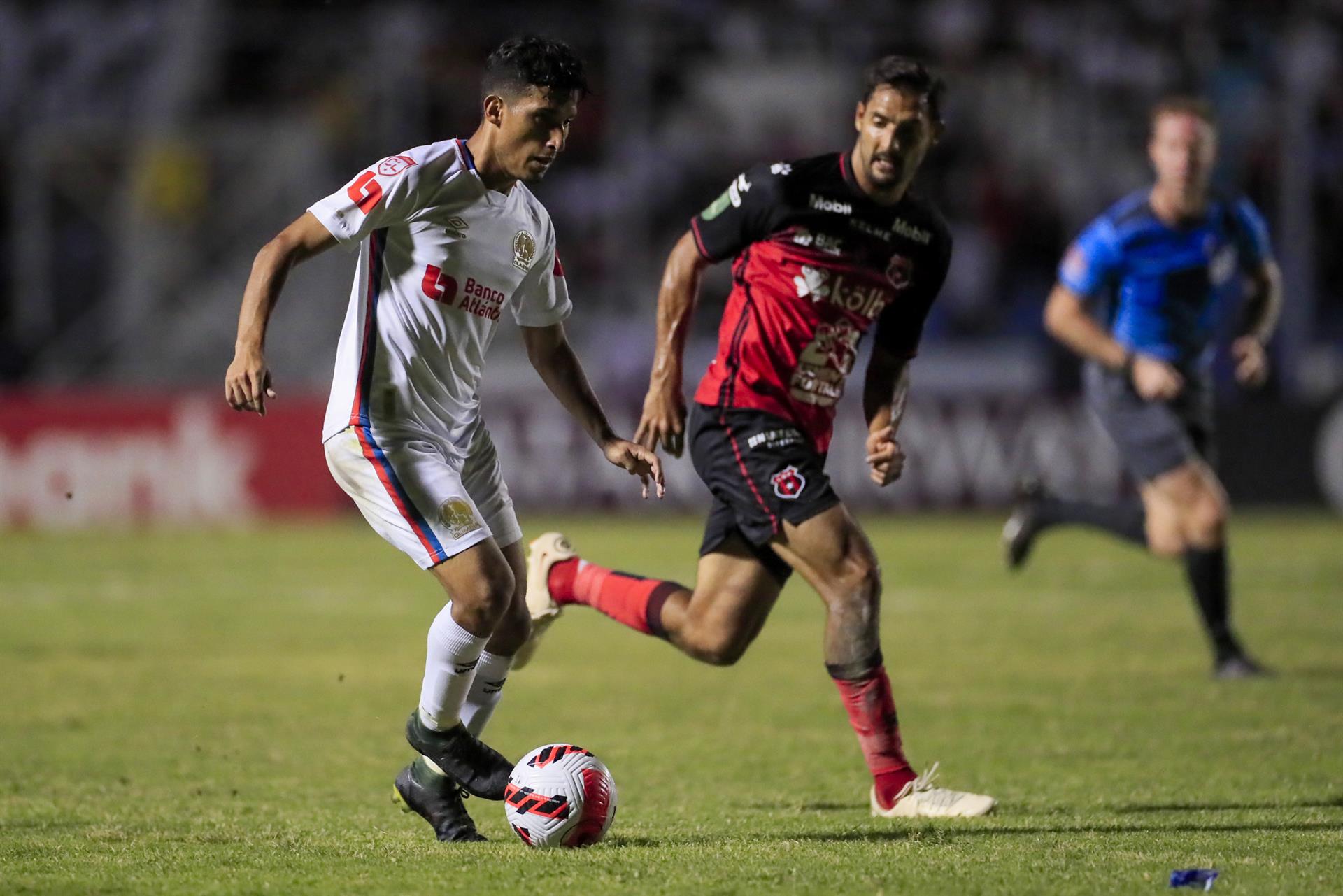 Olimpia toma ventaja en la final de la Liga CONCACAF