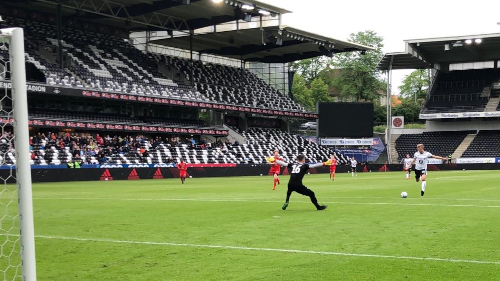 Soderlund 'homenajeó' a Haland con un repóker