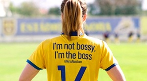 Los asquerosos insultos machistas que recibió una árbitra en el fútbol gallego