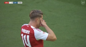 Gyökeres, a la tercera fue la vencida: cabezazo goleador sin ser su especialidad