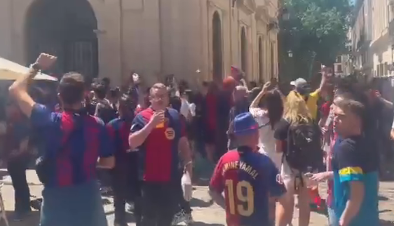 Cánticos de Vinicius, muérete en las horas previas a la final