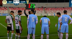 El Córdoba metió a dos jugadores prestados... ¡y a los dos minutos le marcaron!