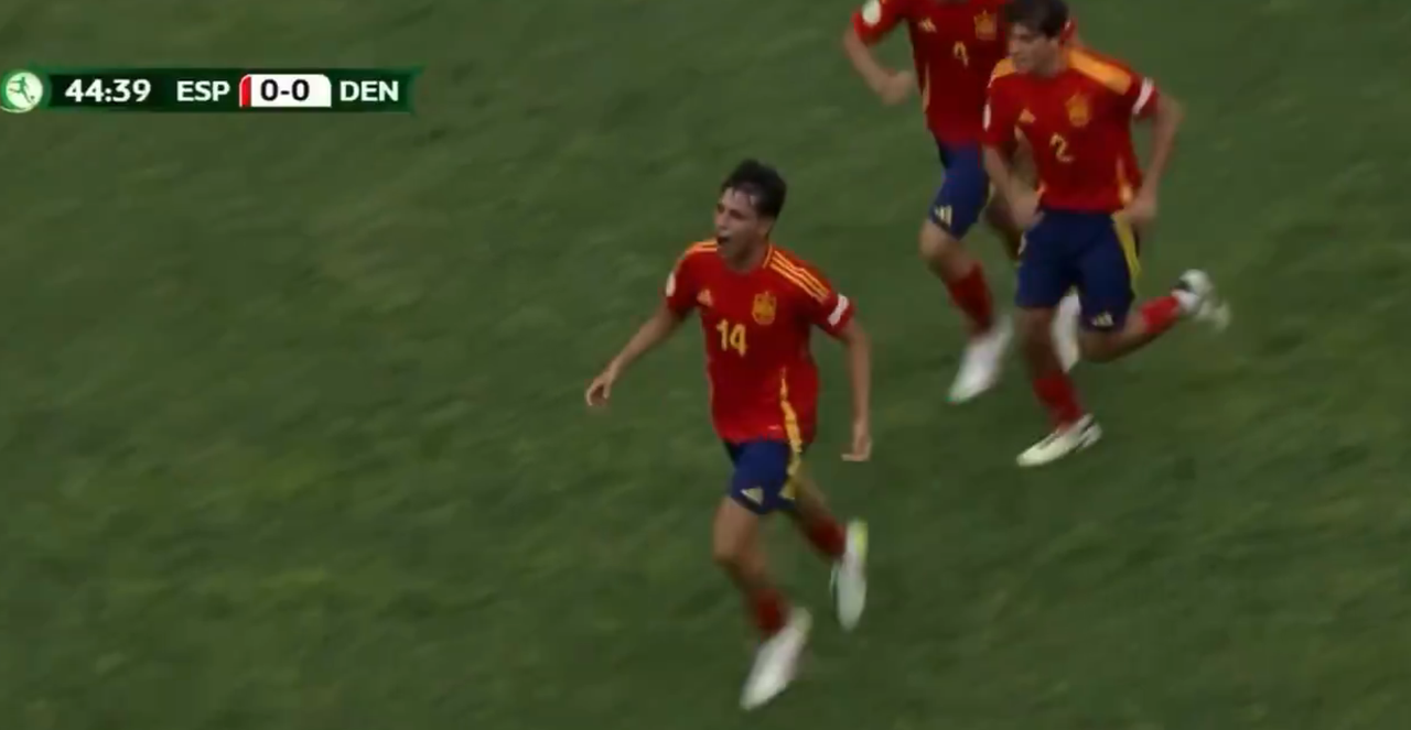 Izan Merino le da la primera a España
