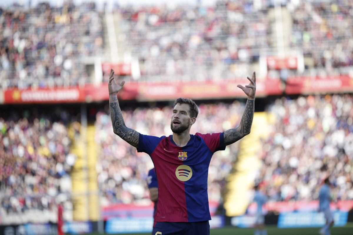 Íñigo Martínez negocia su rescisión del Barça para ir al Al-Nassr