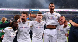 Dewaest le regala la Supercopa al Genk