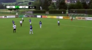 Vaselina perfecta, de primeras y desde 25 metros... ¡en propia puerta!