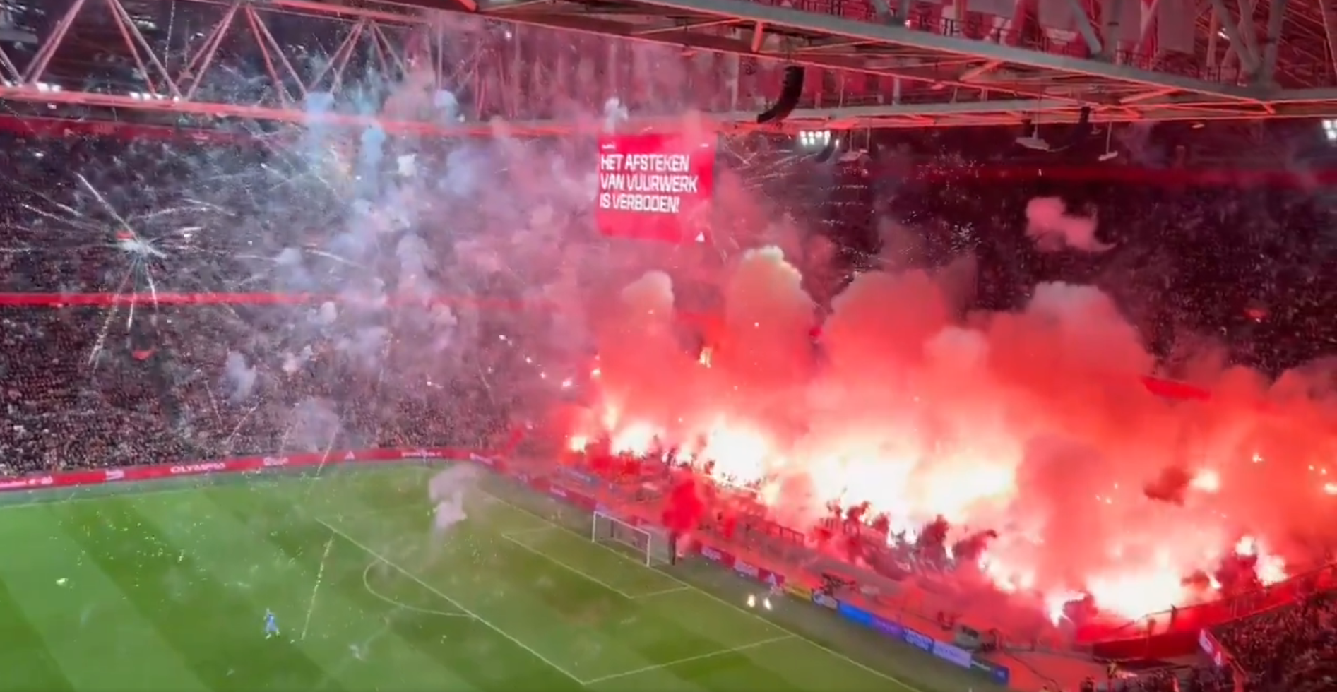 Suspendido el Ajax-Groningen por el lanzamiento de bengalas y pirotecnia