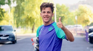 A los extremos que somos malos, al final, nos recolocan como laterales