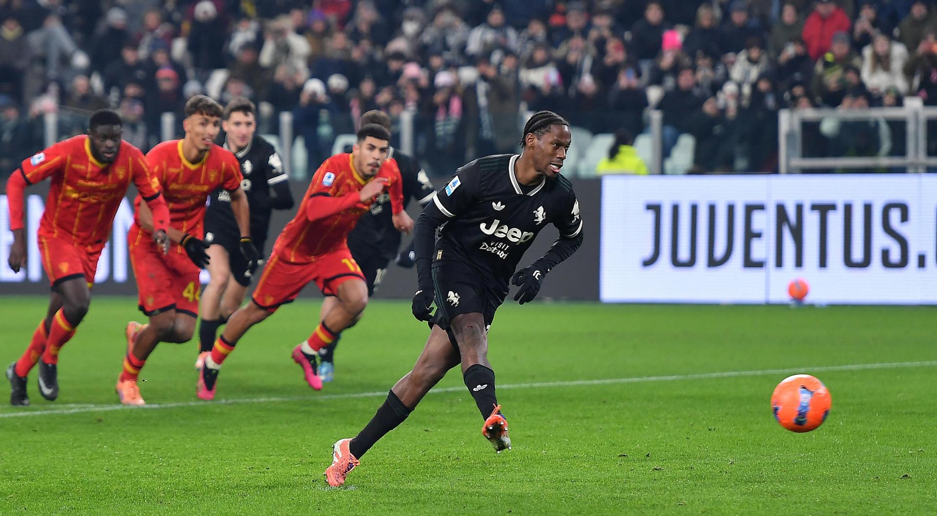 Falcone caza falcones