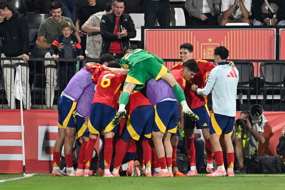 España persigue la pluscuamperfección