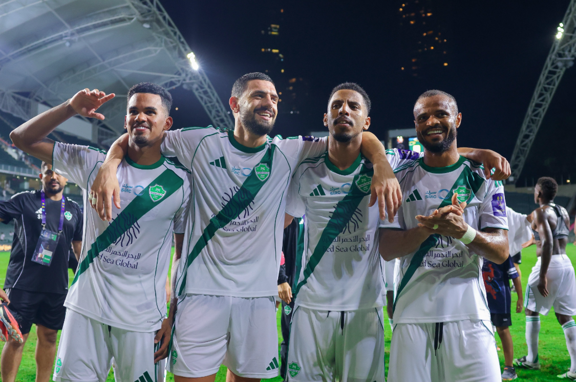 El Al-Ahli pasa por encima de Nacho y Míchel