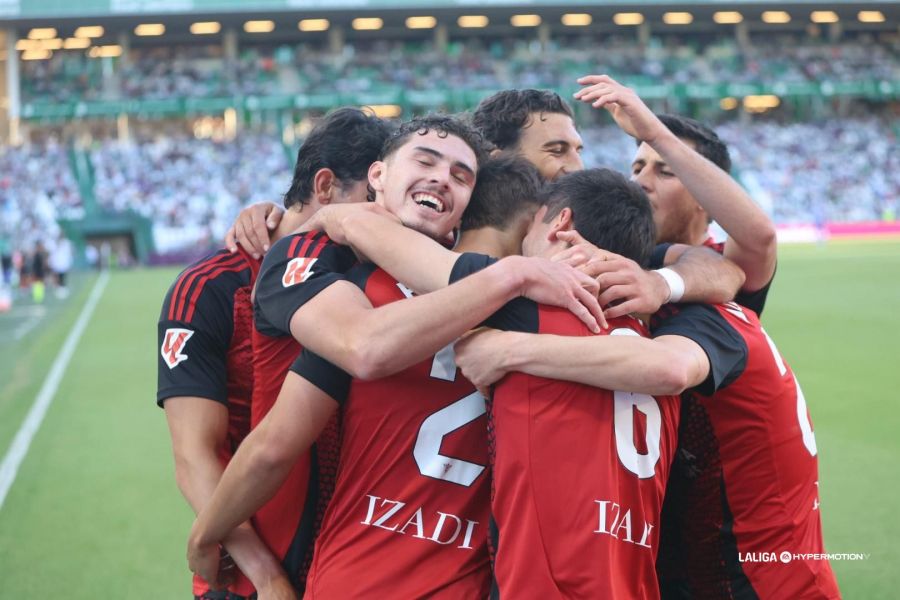 El Mirandés se gana un rincón en la historia