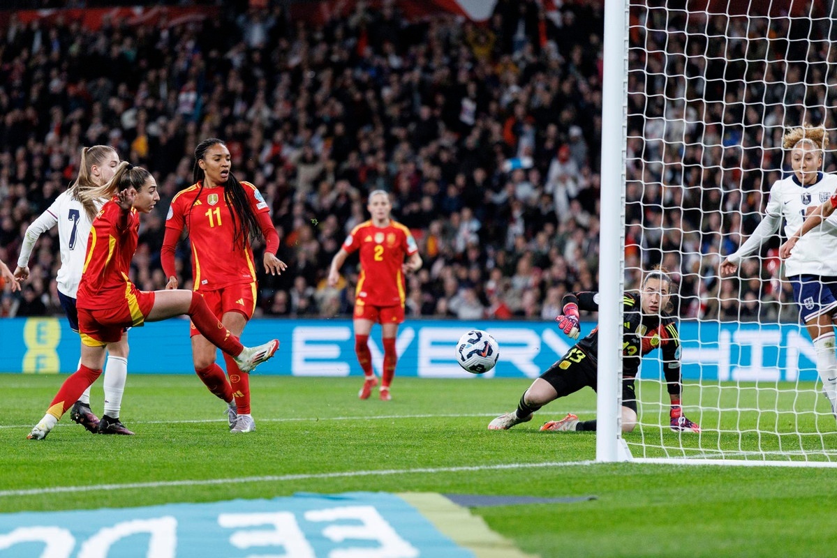 Wembley apaga las luces a la España de Tomé