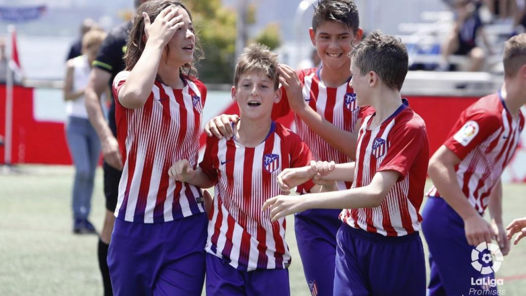 Madrid quiere que su fútbol base juegue ¡con la mascarilla puesta!