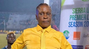 Victoria Conteh, primera entrenadora de un equipo masculino en África