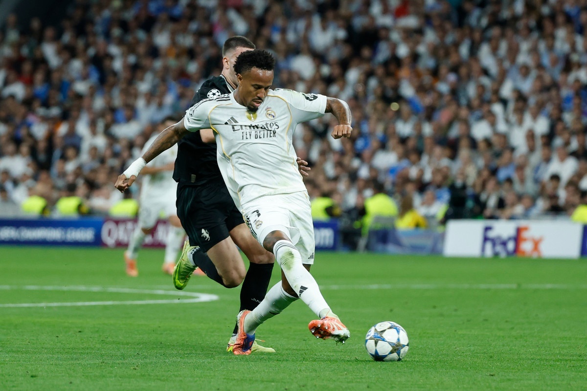 Militao, fuera dos semanas por una lesión muscular