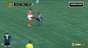 Una de las entradas más dolorosas jamás vista se castiga... ¡Con una amarilla!